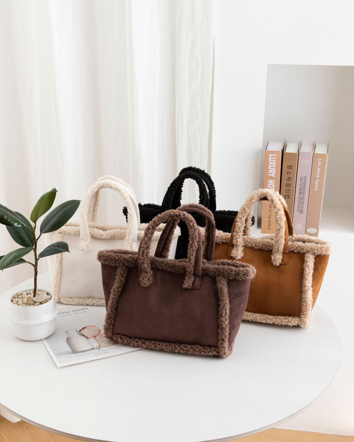 Women's Shoulder & Handbag