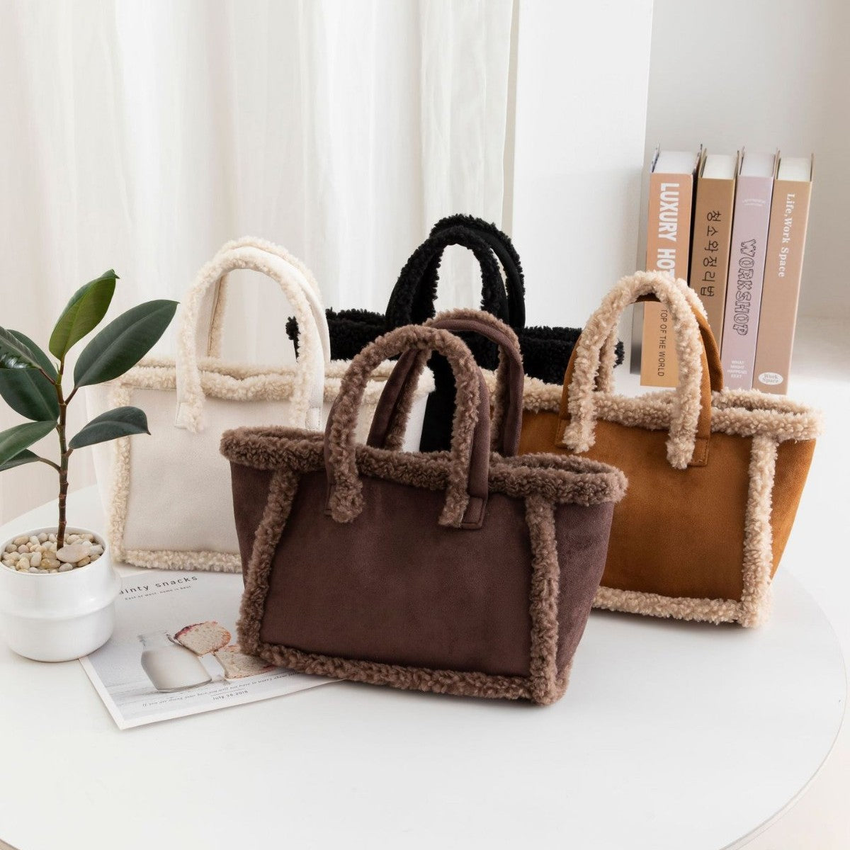 Women's Shoulder & Handbag