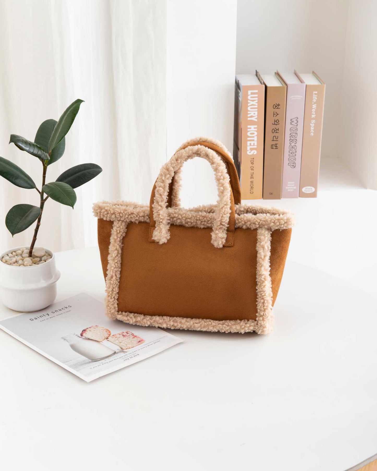 Women's Shoulder & Handbag