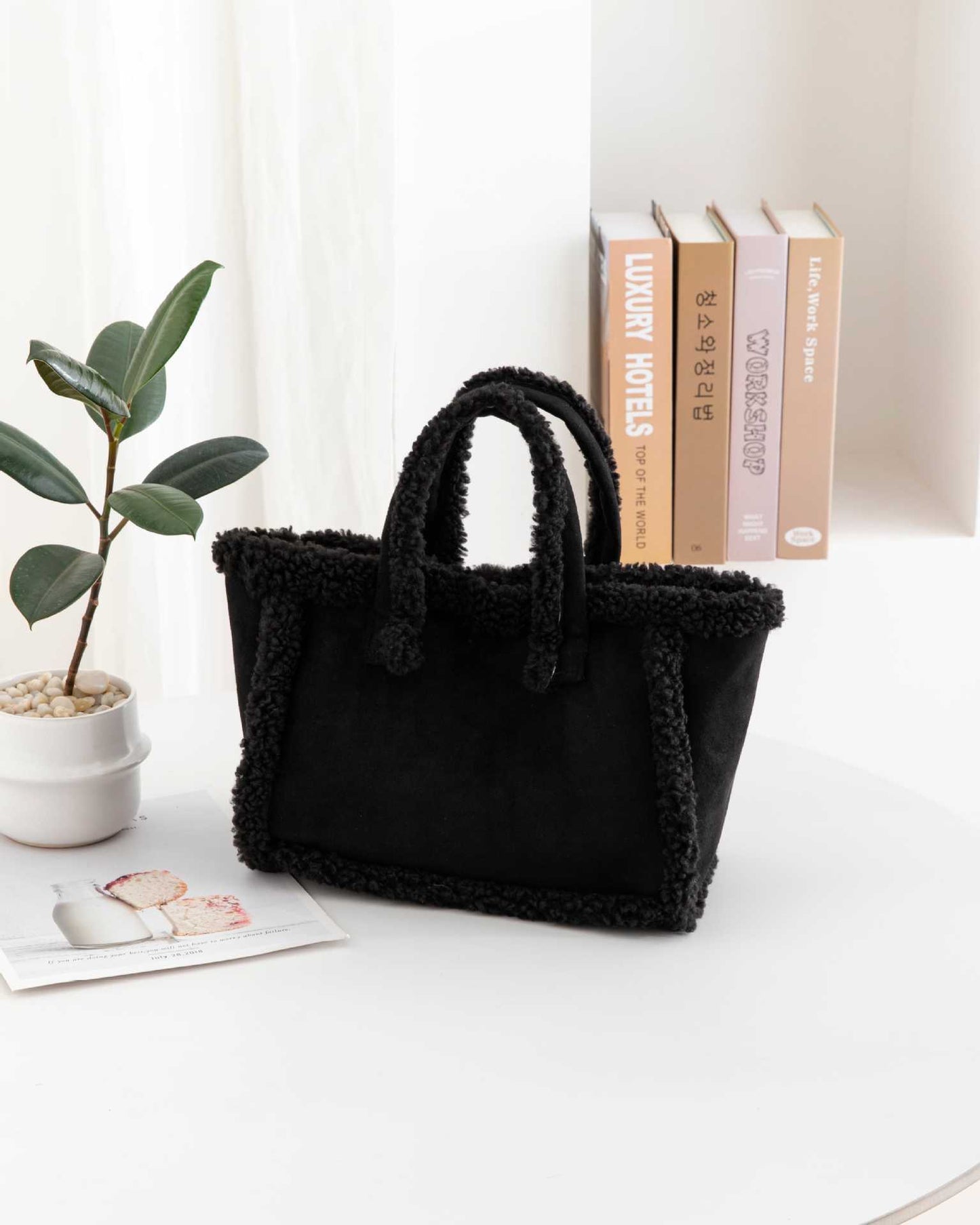 Women's Shoulder & Handbag